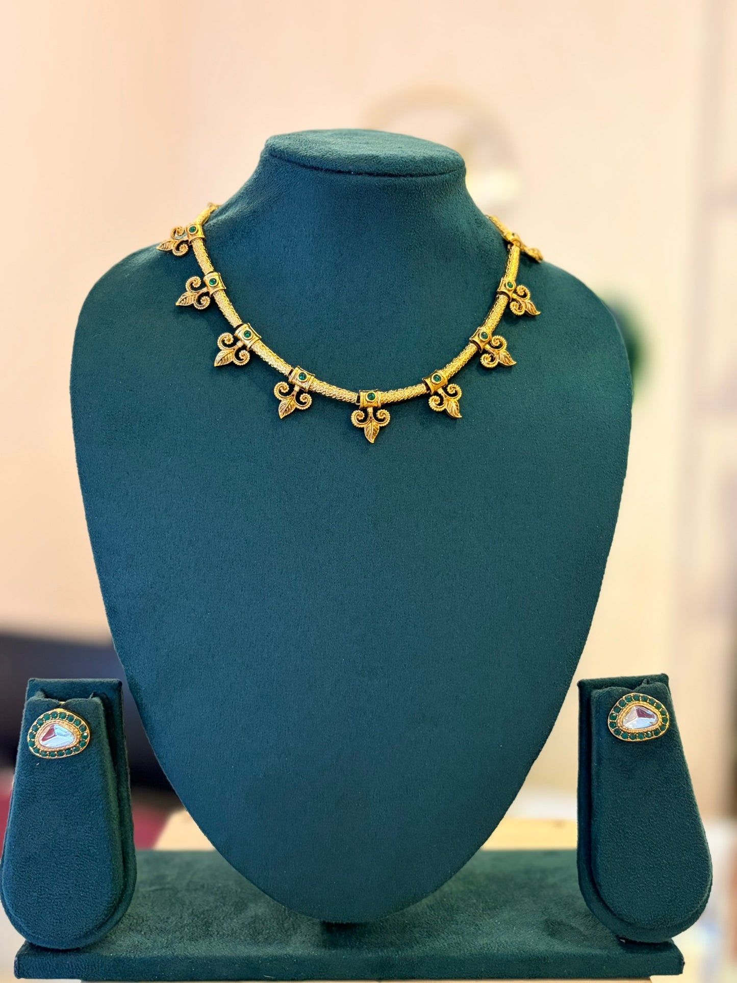 Suvvarna Vallari Necklace Set