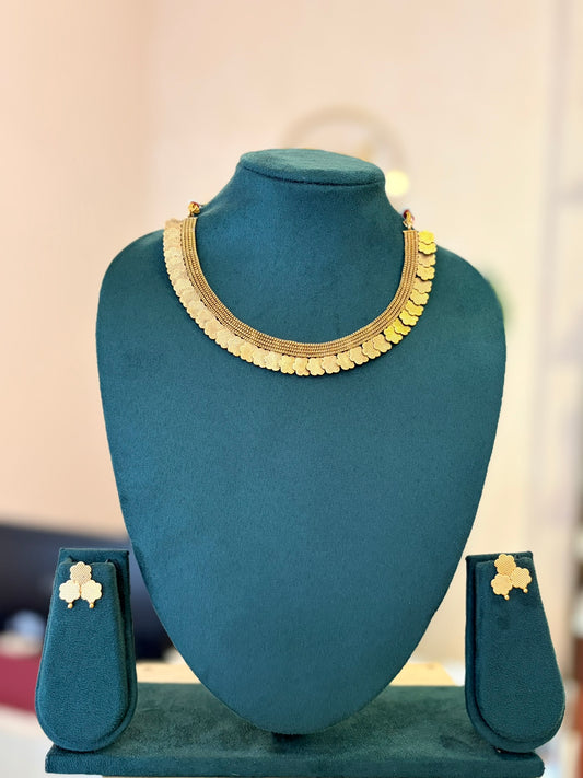 Kanaka Pallavi Hasli Necklace Set