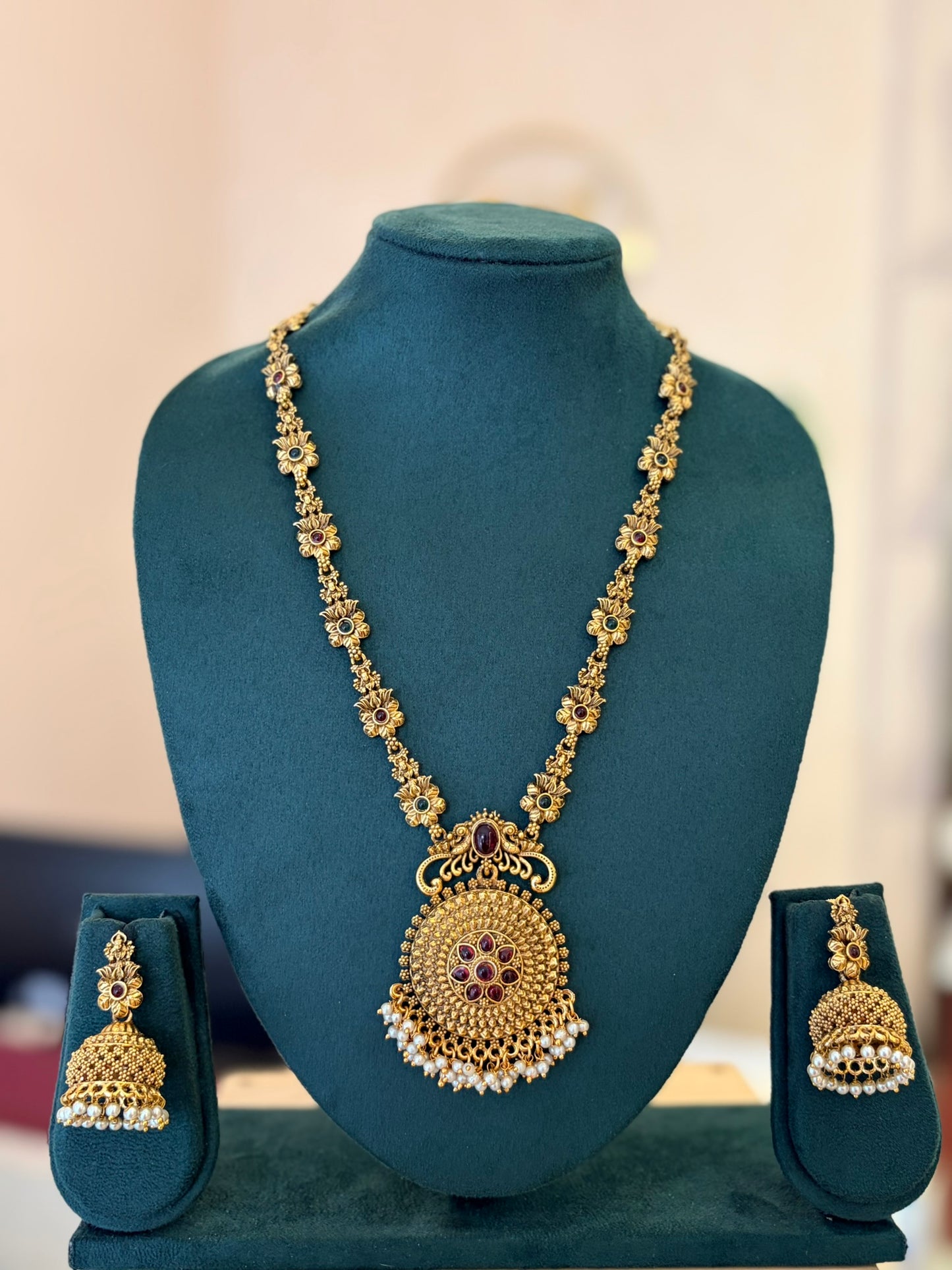 Pushpika Pendant Haram Set