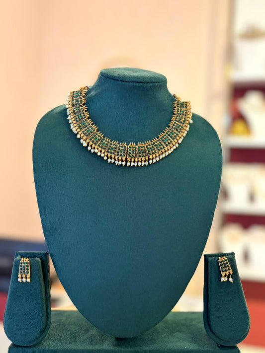 Emerald Grid Choker Set