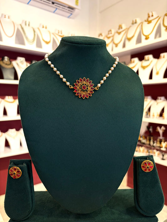 Surya Kemp Pearl Choker Set