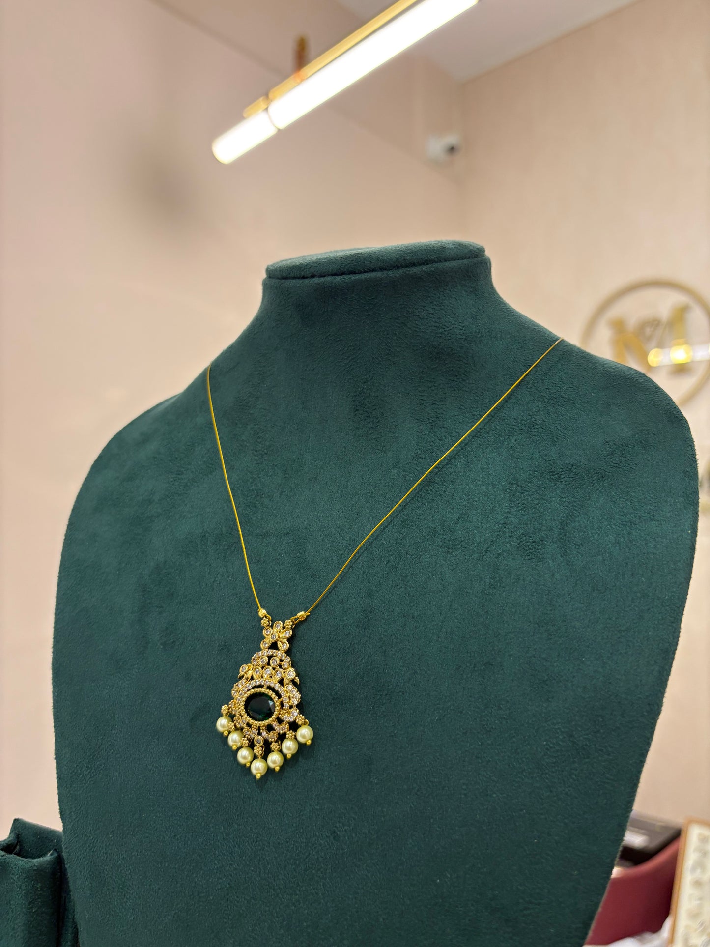 Invisible Peacock Necklace - JewelsMuse
