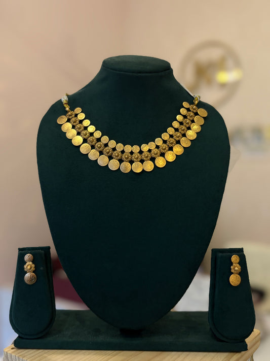 Kanaka Pushpa Kasumala Necklace - JewelsMuse