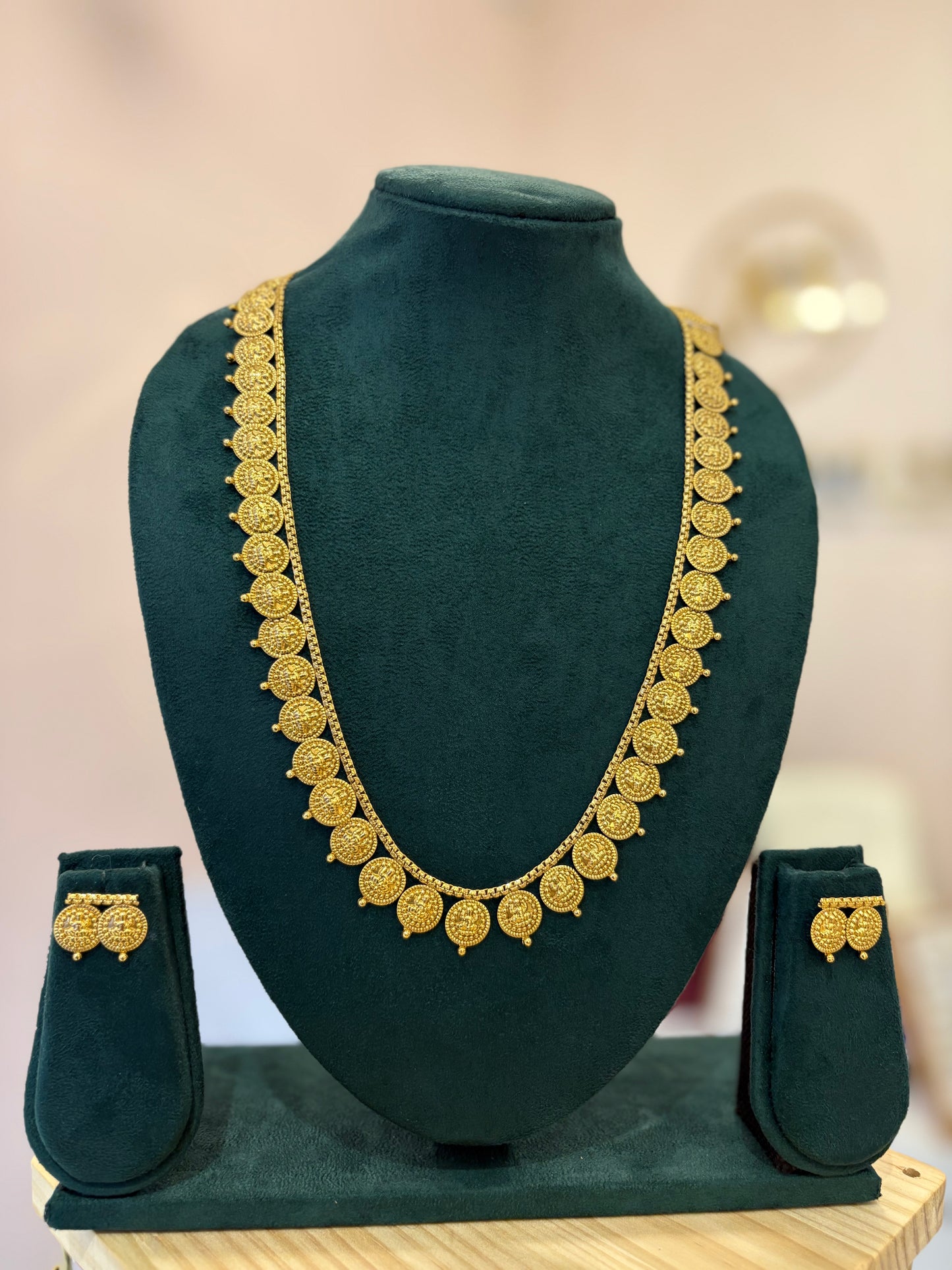 Lakshmi Kasumala Set - JewelsMuse