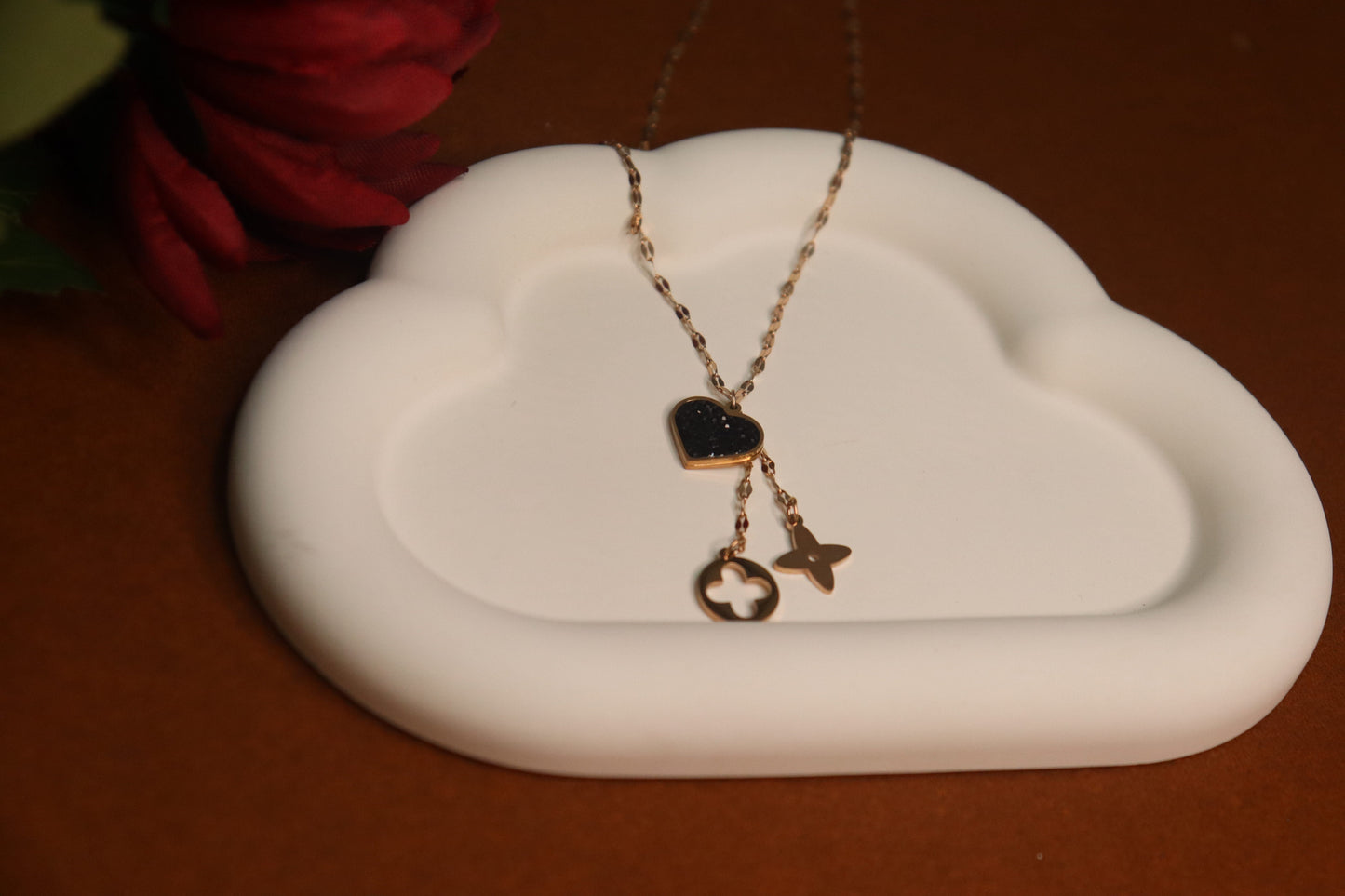 Korean Clover & Heart Necklace by JewelsMuse