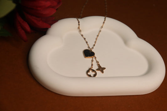Korean Clover & Heart Necklace by JewelsMuse
